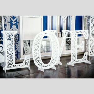 Декоративні літери LOVE для фотосесії